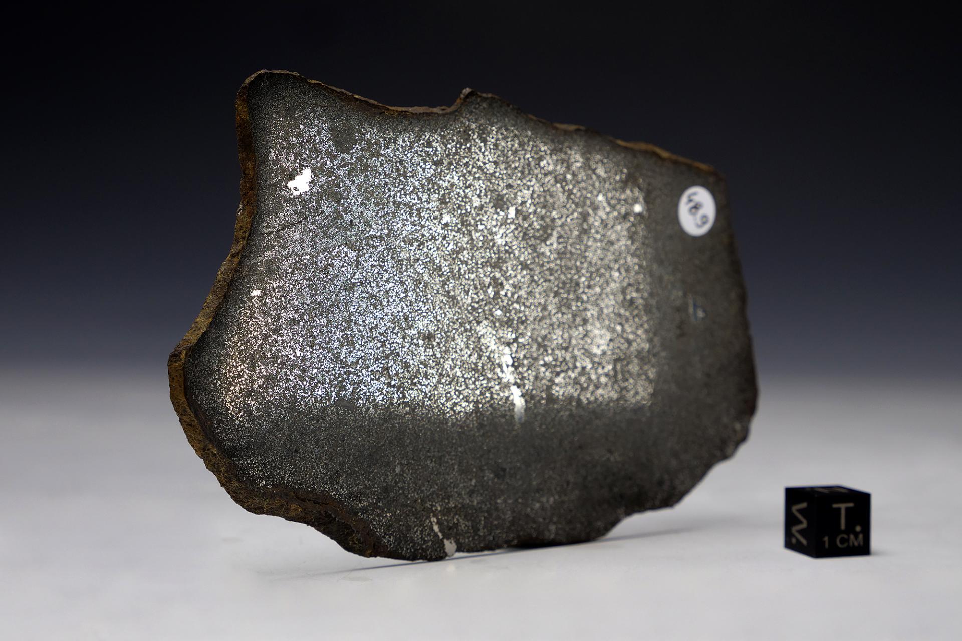 ART&MET Meteorites Collection - Zapraszamy do podróżowania razem z nami po kosmicznym świecie meteorytów, który jest niezwykły, fascynujący i pełen przygód.